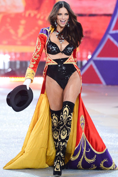 Adriana-Lima-Victoria-Secre