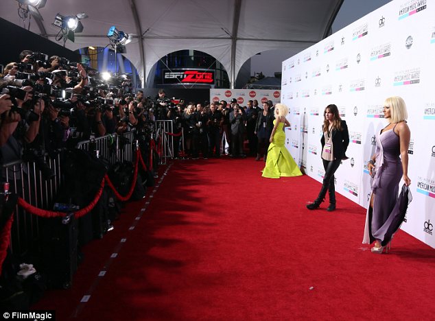 article-2234999-161B164E000005DC-282_634x468