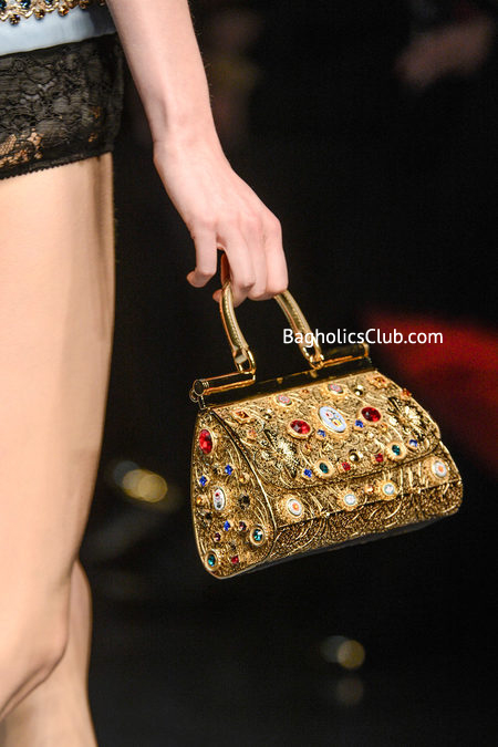 _VIE5190.450x675 copy