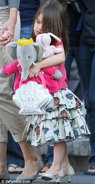 article-2383631-1B1E50AC000005DC-432_306x592