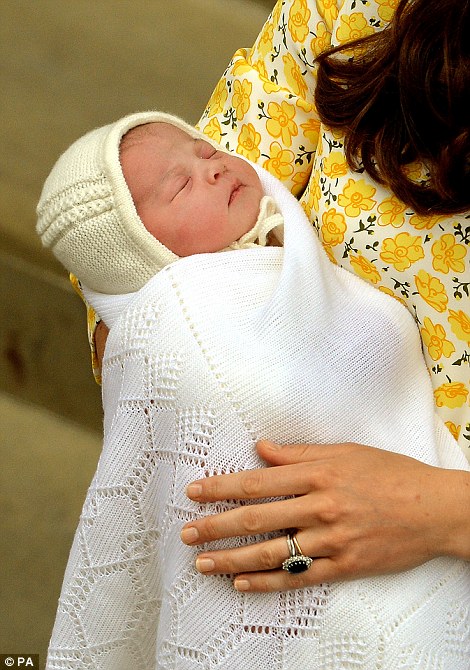 283DF26800000578-3044227-The_Royal_baby_who_will_be_fourth_in_line_to_the_throne_emerged_-a-139_1430591742387